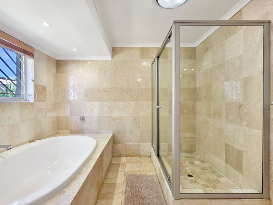 4 Bedroom Property for Sale in Fresnaye Western Cape